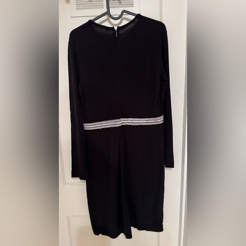 Tory Burch Black Dress with White Sequin Embroidery Detailing - Picture 5 of 6